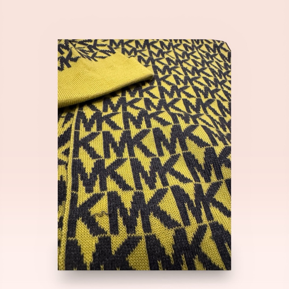 Michael Michael Kors Scarf and Hat - Picture 2 of 4